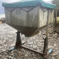 422702303_916649640467050_469794963468506395_n